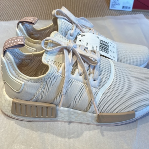 NWT ADIDAS NMD R1 originals women’s size 9.5 in chalk white - Picture 11 of 14
